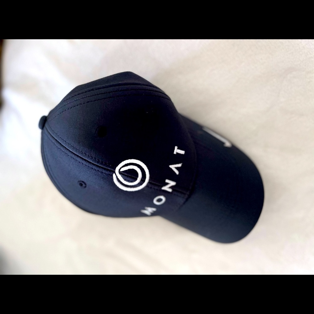 Monat nike hat